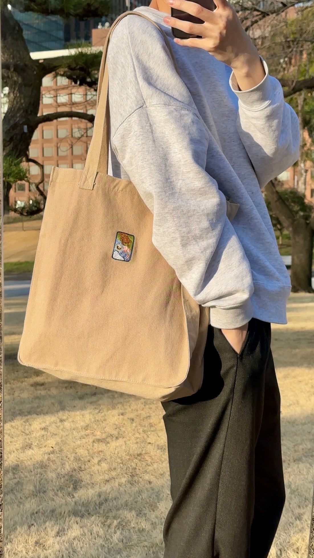 ドーナッツを狙うわんこ(トートバッグ)