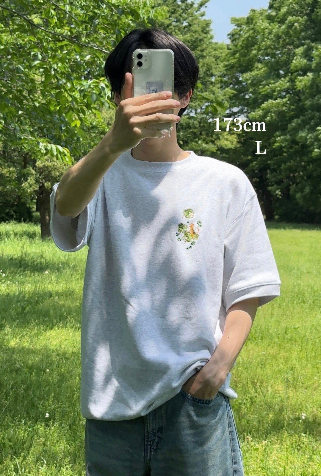 【新作】じゃれあう猫とクローバー