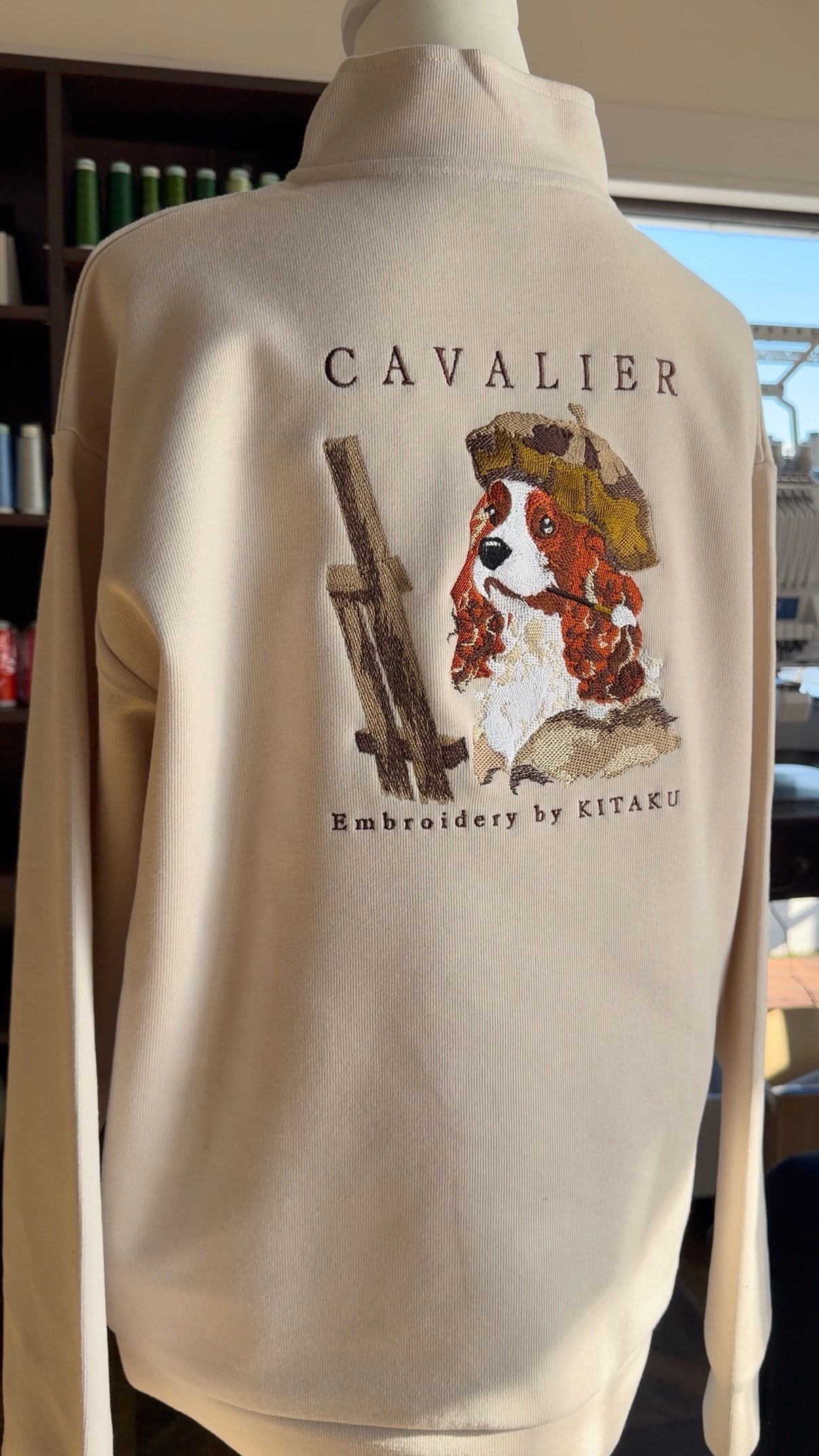 キャバリア画伯のハーフジップ