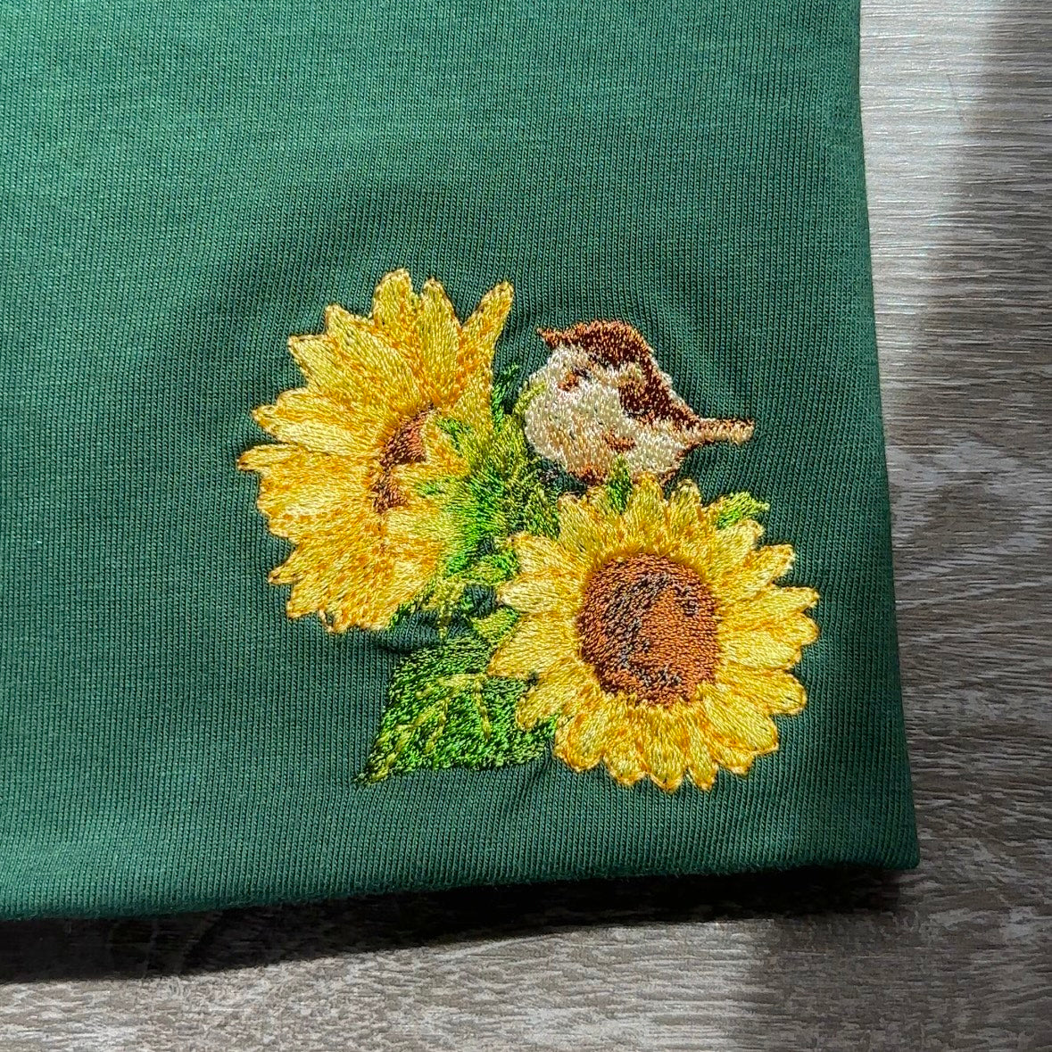 【新作】ひまわりと雀