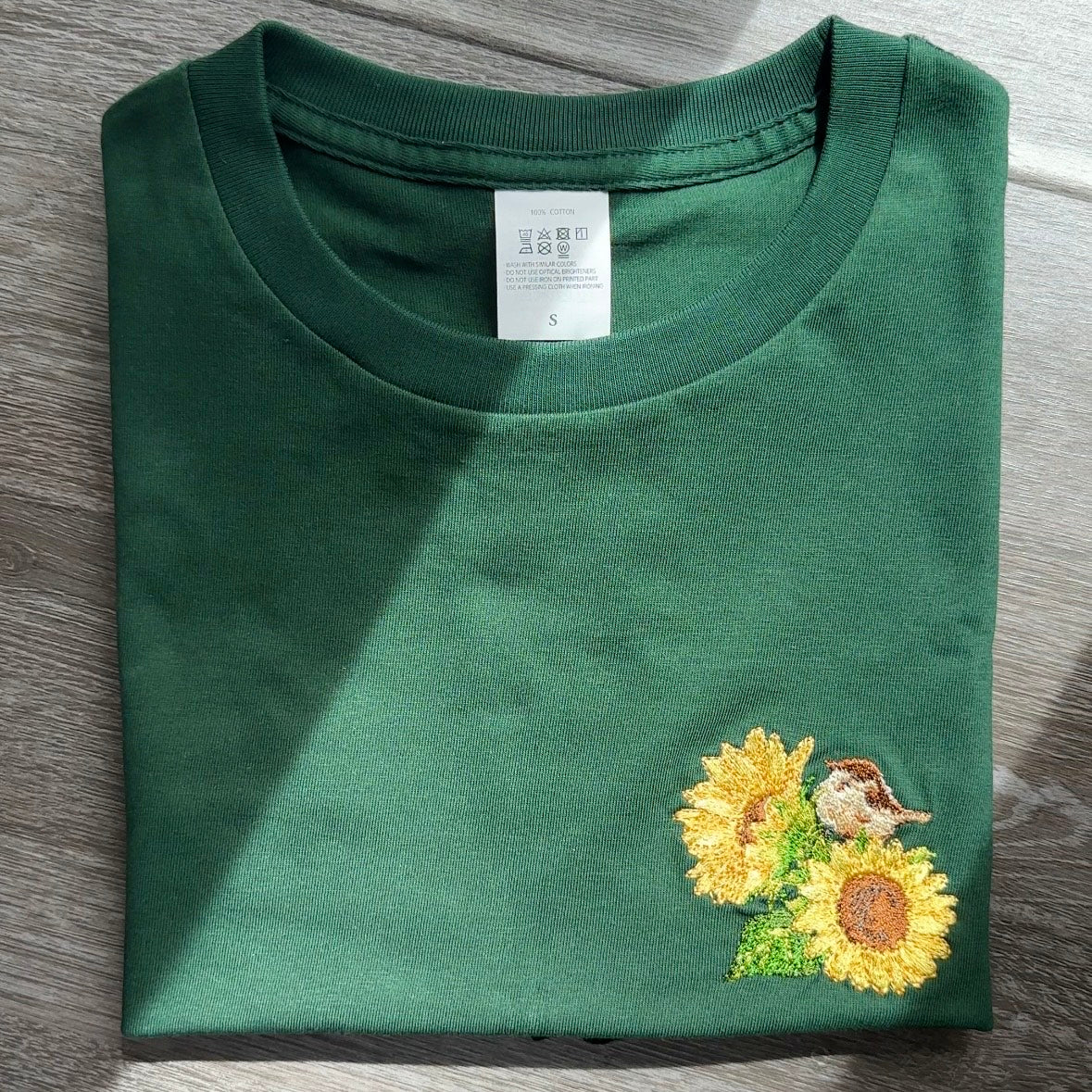 【新作】ひまわりと雀