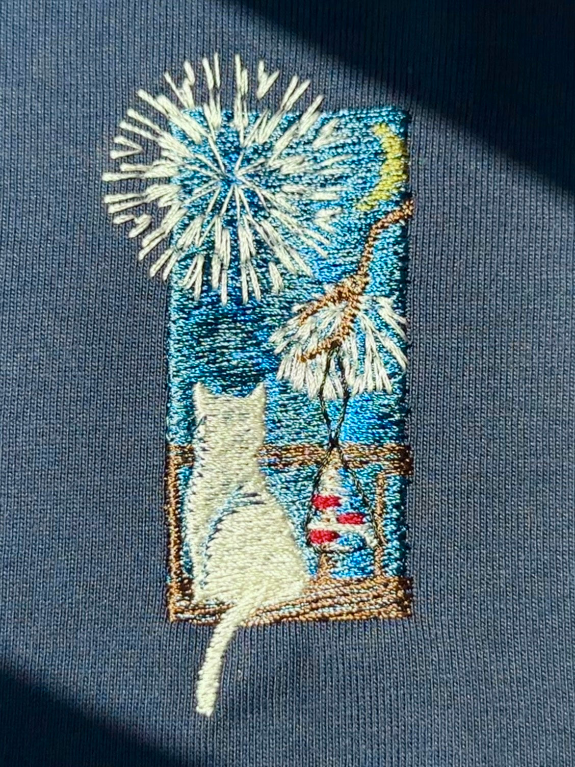 【新作】花火に見惚れる猫