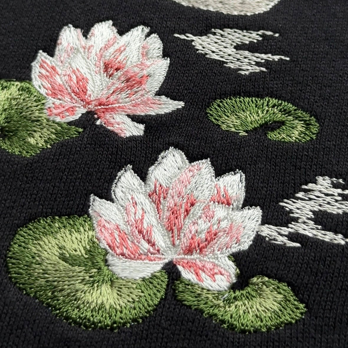 【新作】睡蓮と白鳥