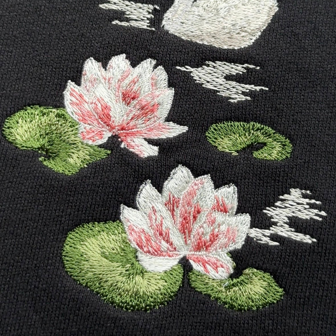 【新作】睡蓮と白鳥