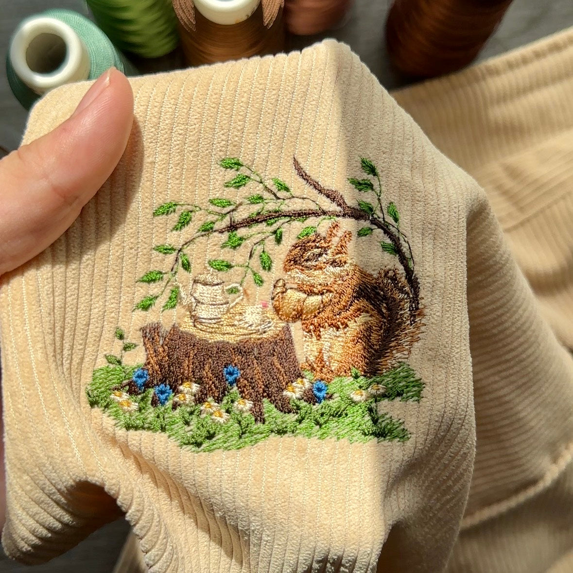 リスのティータイム