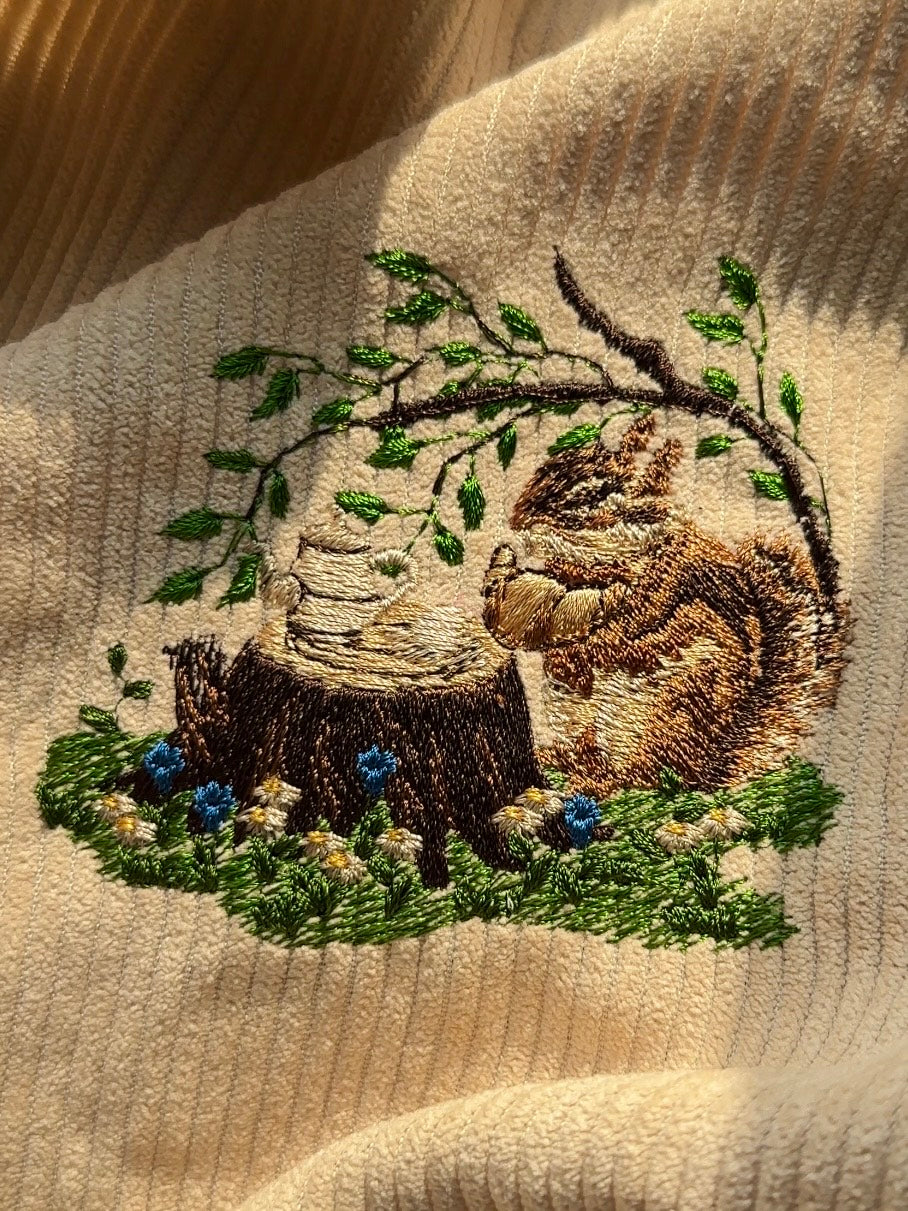 リスのティータイム